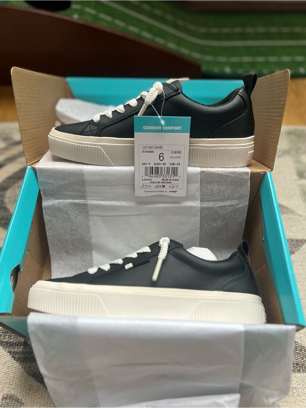 Reef Lay Day Dawn Black Leather Sneakers Shoes 6 NIB - Picture 4 of 6